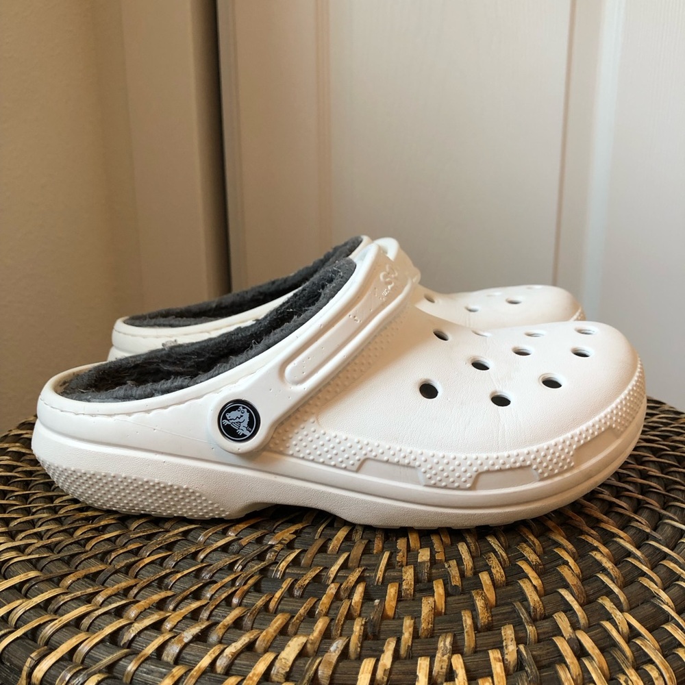Classic fleece lined fuzzy Crocs - size 8W, 6M